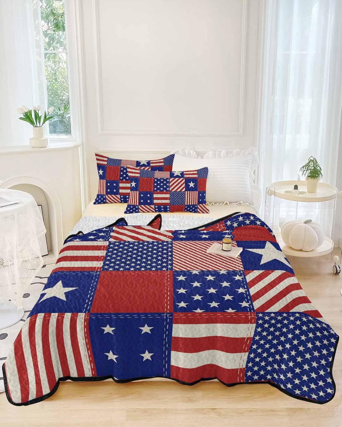 Queen Size Quilt Set, Independence Day Flag Lightweight Bedspread Coverlet Set Soft Microfiber Summer Quilt with 2 Pillow Shams, White Stars Red Striped 3 Piece Comforter Bedding Set