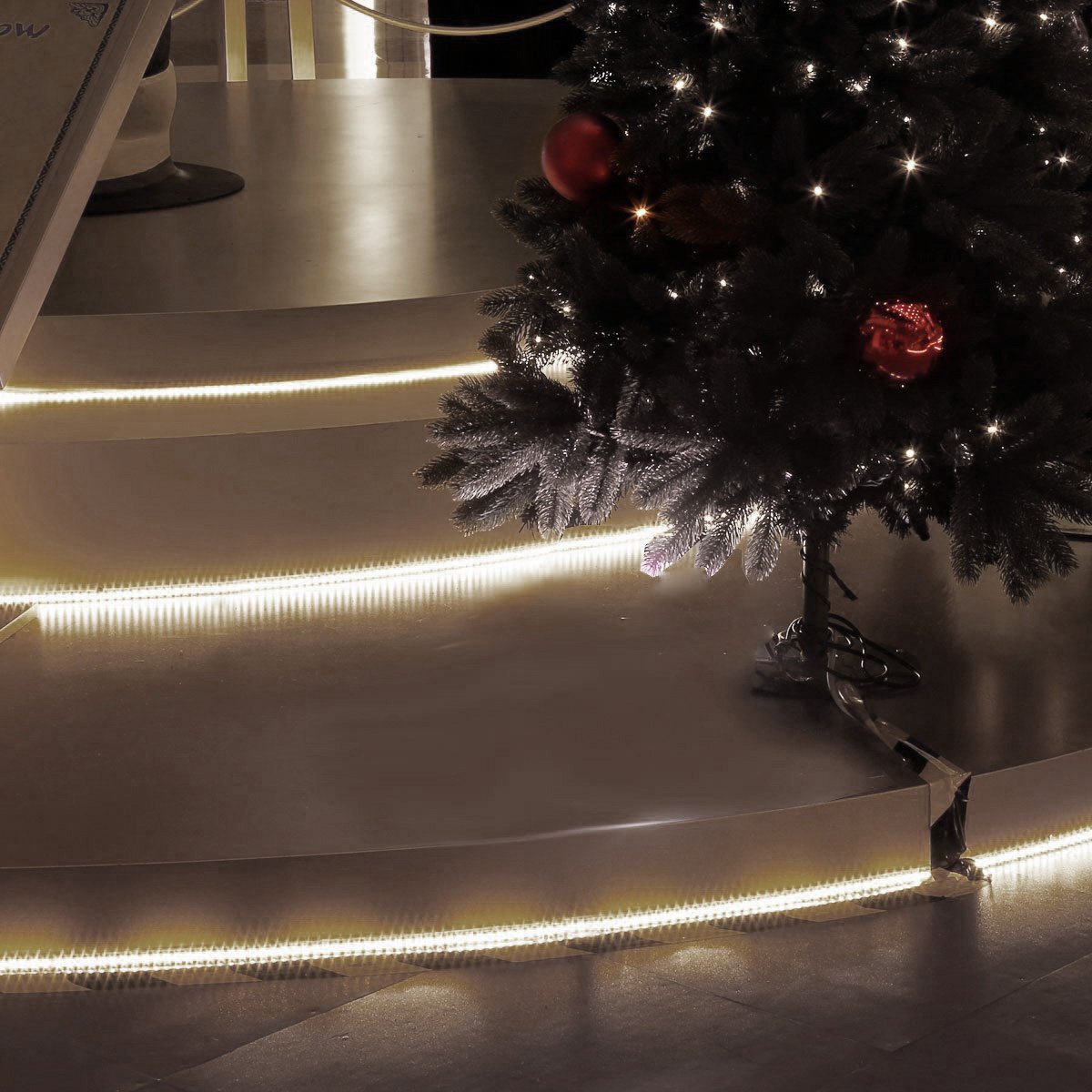 LE Manguera de luces 46m, Blanco cálido, resistente al agua, IP65, accesorios incluidos, recortable