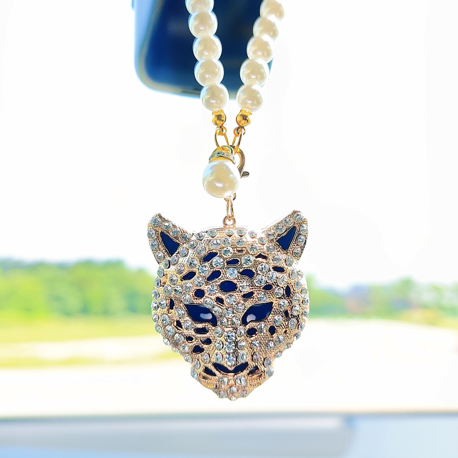 Bling Leopard Rear View Mirror Accessories, Cute Car Decor for Women, Pearl Chain with Leopard Head Car Hanging Accessories Rearview Mirror Charms
