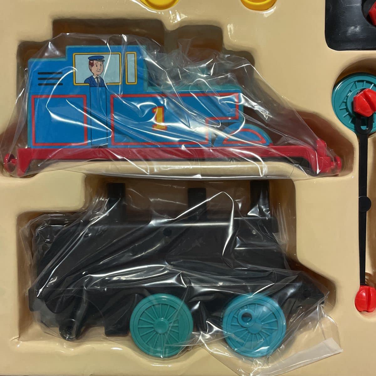 【きかんしゃトーマスとなかまたち】NEWくみたてファクトリー Amazon | きかんしゃトーマス くみたてファクトリー トーマス