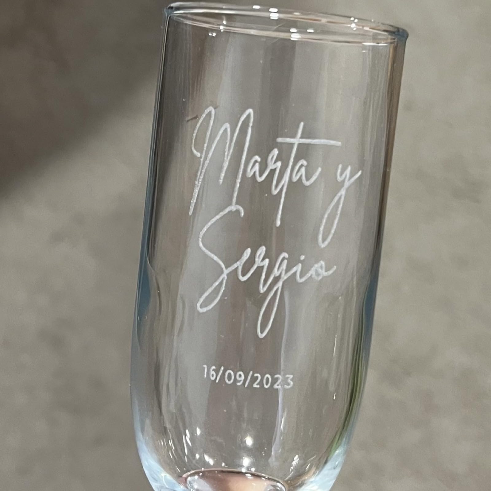 Pack de dos copas de cava personalizadas de cristal con caja - 21cl - Copas champán personalizadas para novios - Regalo de Boda, Celebraciones, Bodas de Oro o Bodas de Plata