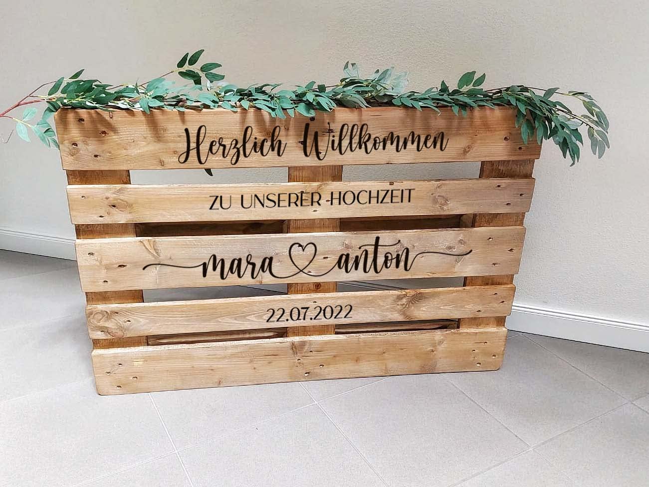 Palettenaufkleber personalisiert - Willkommen Schriftzug - Aufkleber Hochzeit 6 Designs | Hochzeitsaufkleber | Willkommensschild Hochzeit | Euro-Palette