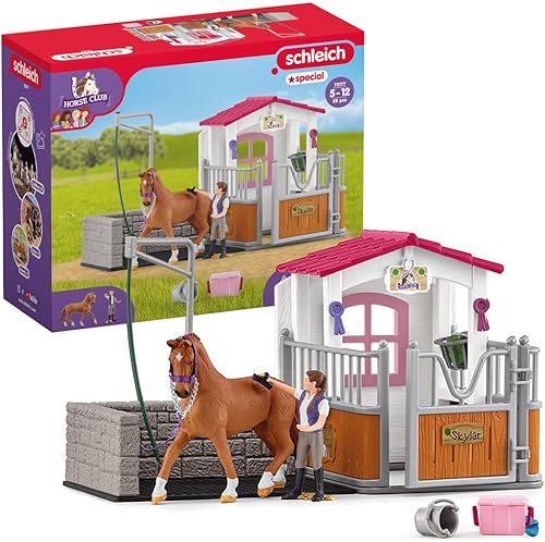 Schleich Horse Club - Juego de 28 piezas de juguetes de lavado de caballos con figura de acción de yegua y jinete y accesorios para niñas y niños,