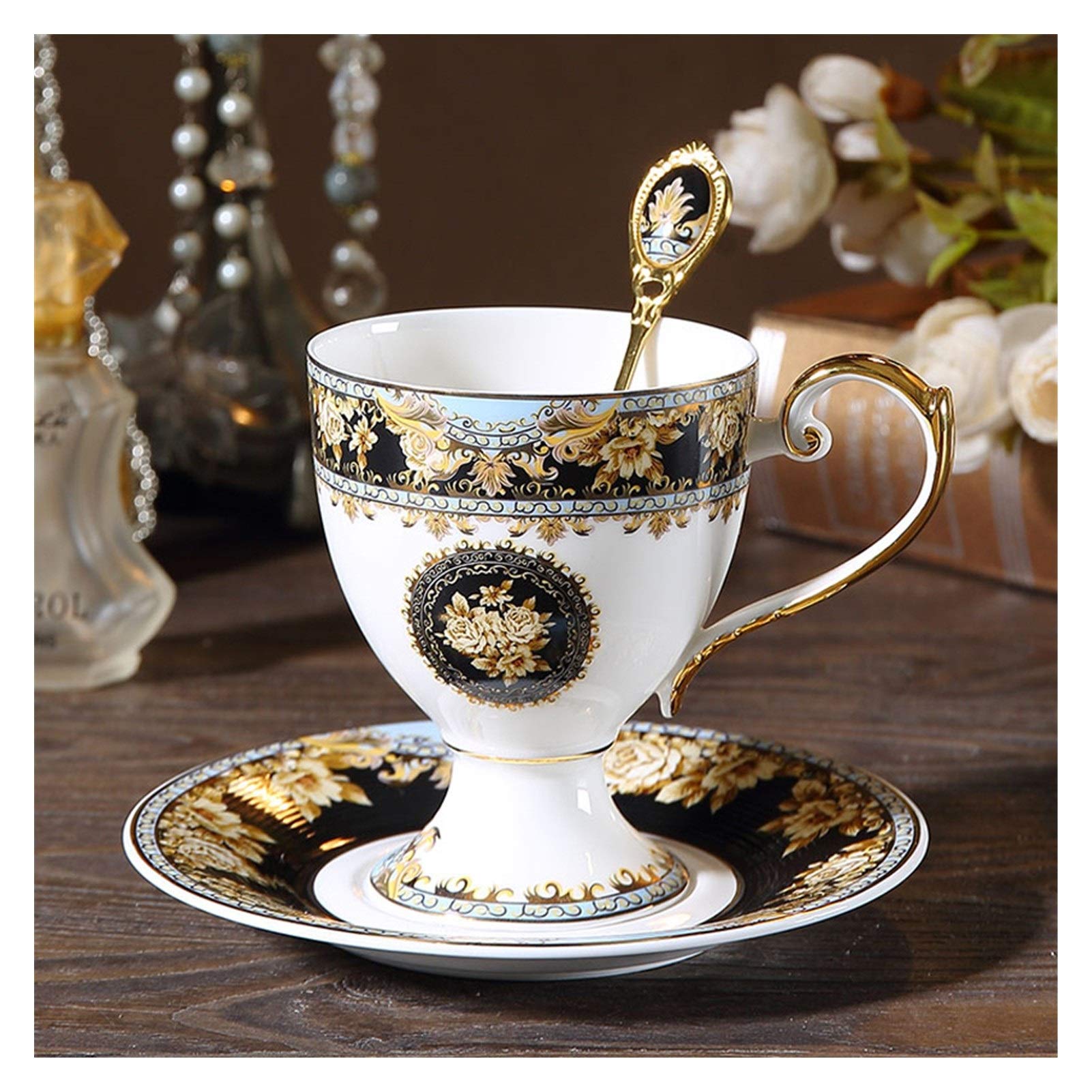 Corte Bone Insiemi della Tazza di caffè Creativa della Porcellana della Tazza di tè del pomeriggio Tea Party a casa Decorazione dell'hotel Regali di New Wedding Set Tazzine caffè e Piattino