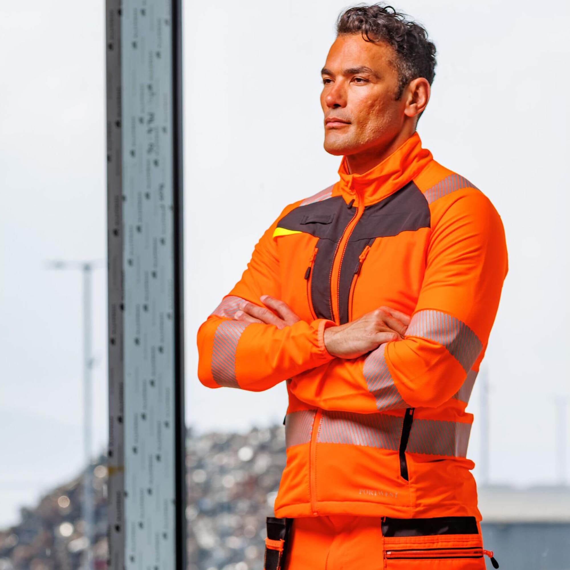 Portwest Camiseta de alta visibilidad Base Layer DX4 con cremallera, cintas reflectantes segmentadas DX481