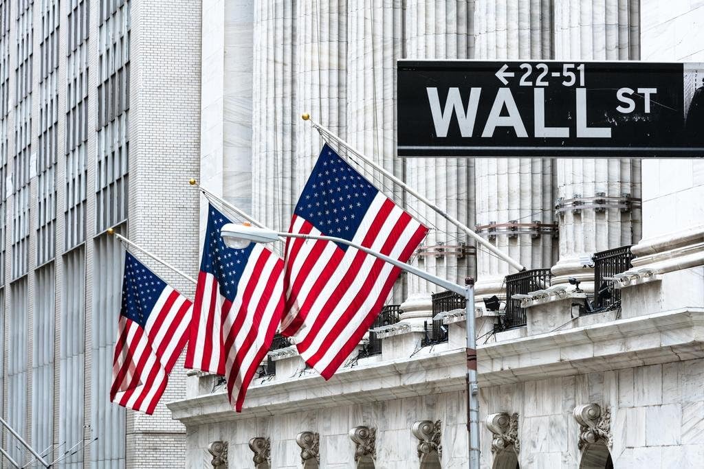 New York Stock Exchange NYSE Wall Street New York City NYC Building American Flags USA Patriotic Photo Photograph Cool Wall Art Print Poster 36x24