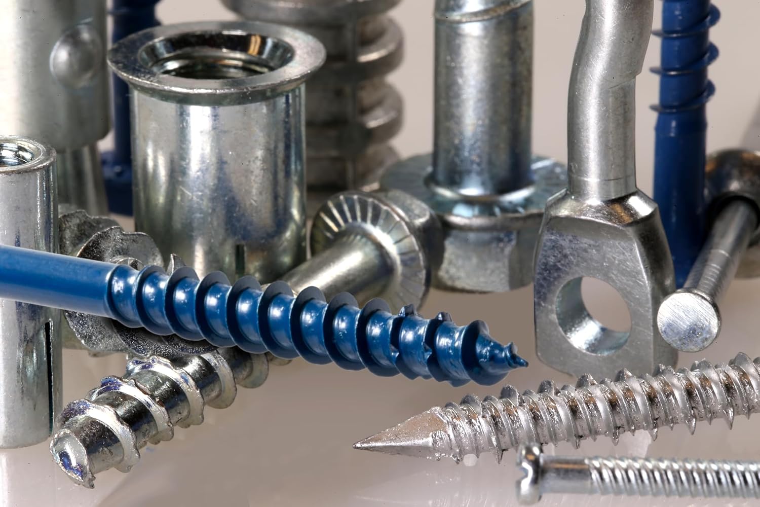 Simpson Strong-Tie TNT18214H Titen Turbo — 3/16 in. x 2-1/4 in. Hex-Head Concrete and Masonry Screw, Blue (100-Qty)