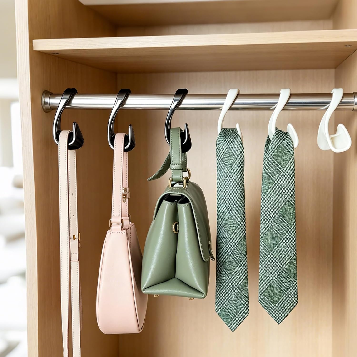 30 Pack Purse Hangers for Closet, Wide Curved Bag Hooks, 3 Colors