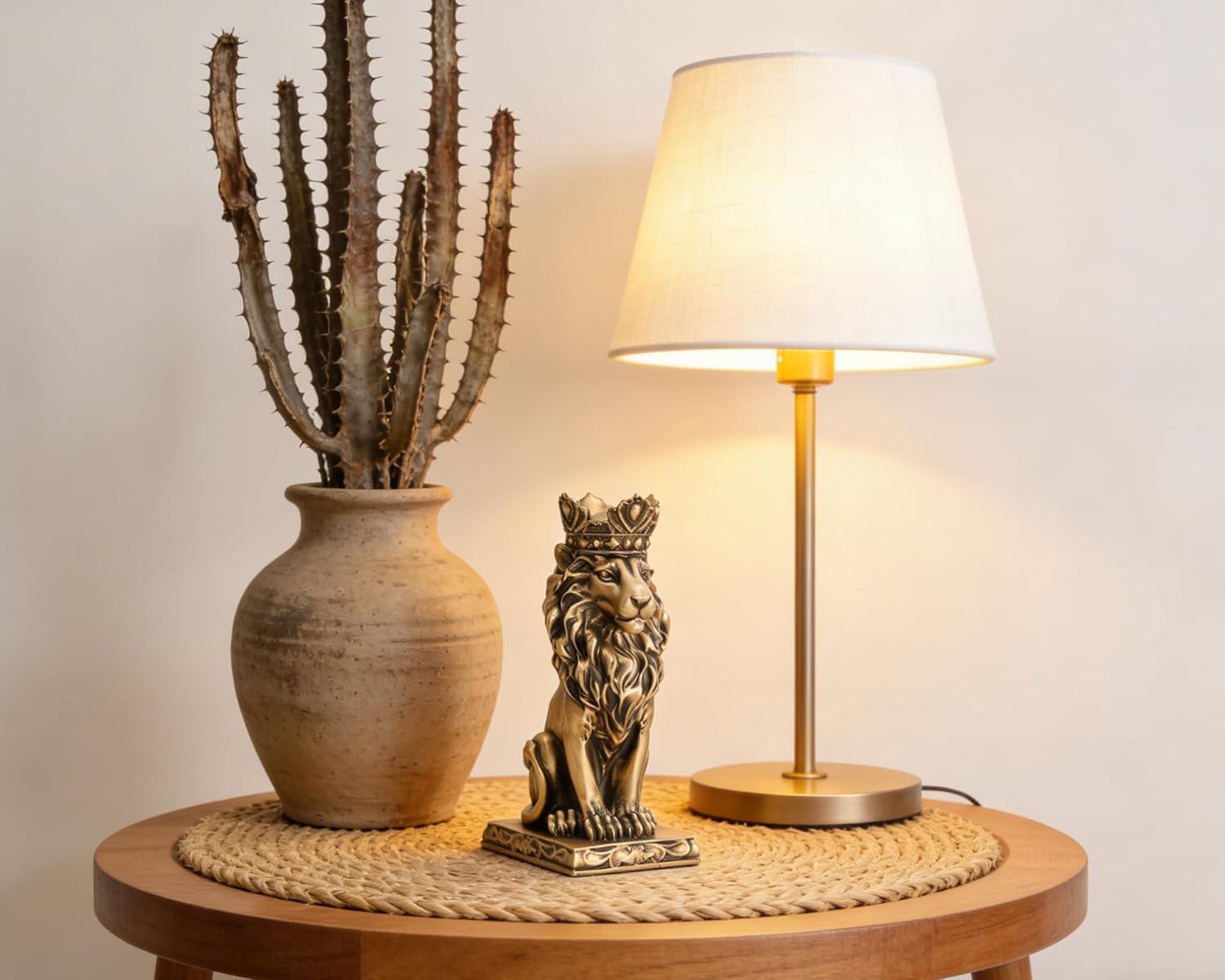Retro Crown Lion Statue Home Decor Sculpture for Living Room, Office, 9 Inch Regal Figurine Strength Symbol Gift for Leos & Lion Enthusiasts
