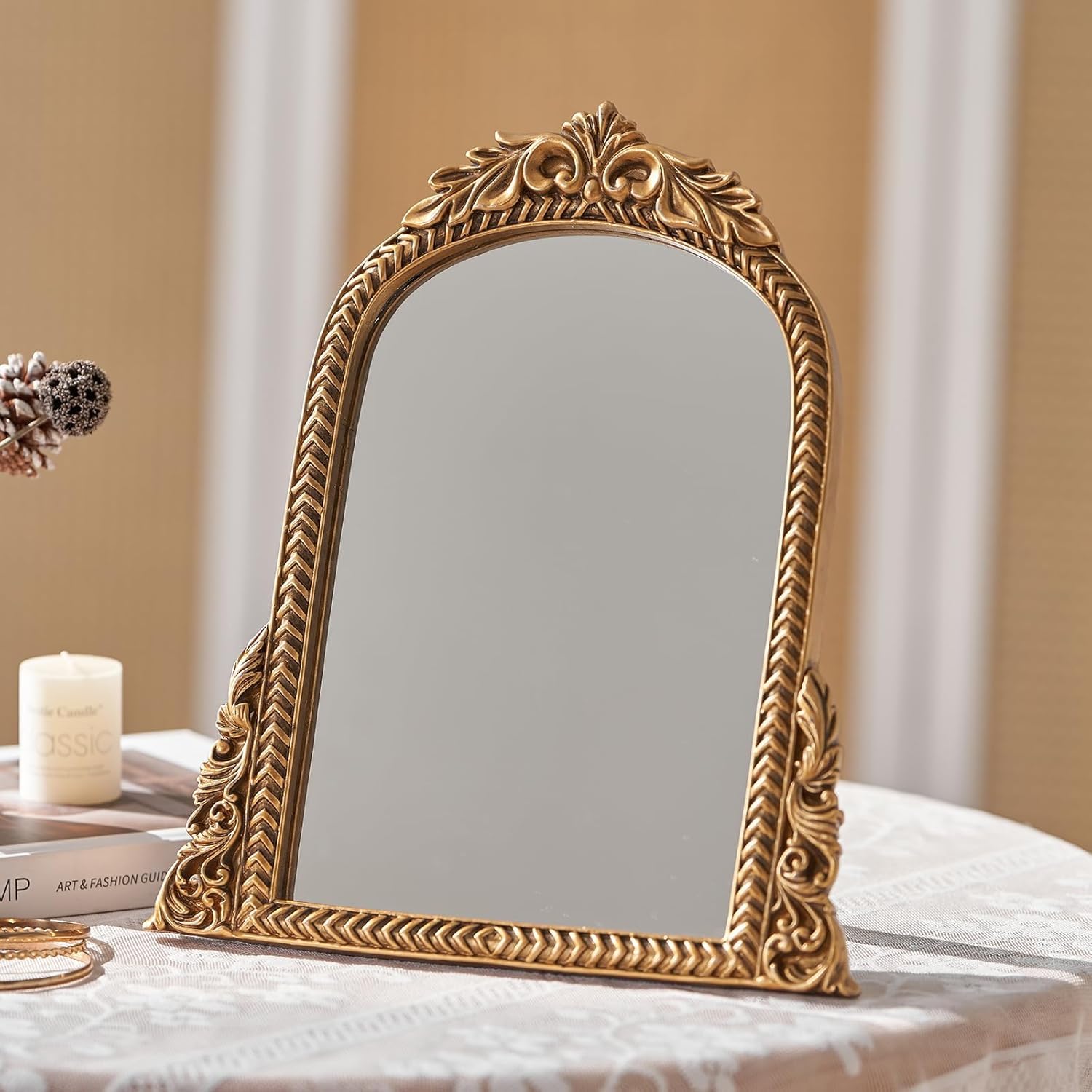 Vintage-Make-up-Spiegel, antiker traditioneller schicker Bogen-Tischspiegel, goldfarben, Dekor, Holzrahmen, klein, stehend, geschnitzt, Arendahl, für Wohnzimmer, Schlafzimmer, Tisch