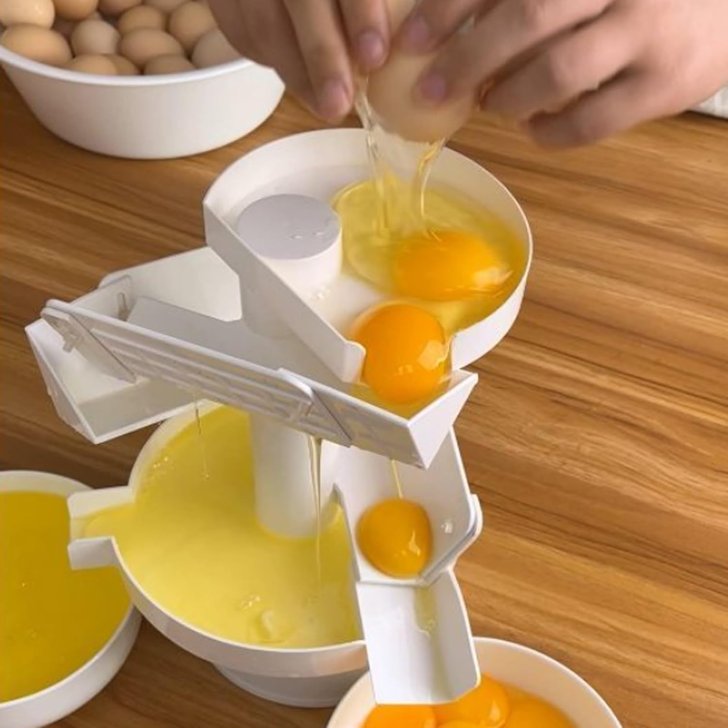 Egg Yolk Liquid Separators，Egg Separator for Raw Eggs Plastic，Egg Separator Egg Yolk White Filter，Kitchen Baking Gadgets，White，Time-Saving and Easy to Clean