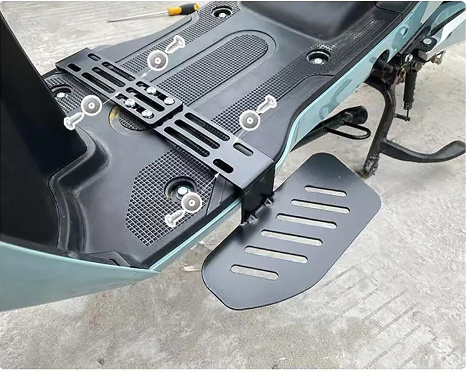 Bicycle Foot Pegs Universal Motorcycle Foldable Pedal Electric Vehicle Front Modification Accessories Battery Bracket for MTB,BMX,Cruisers& E-Bikes for Riding