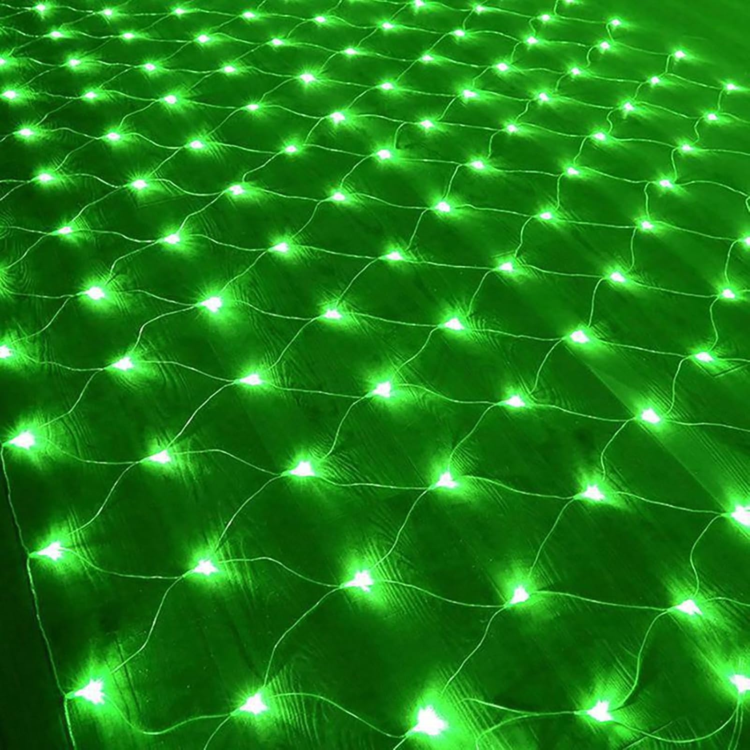 SUAVER 192LED Christmas Net Lights, Battery Operated Net String Lights Waterproof Mesh Curtain Lights 8 Modes Fairy Light for Christmas Tree Bush Garden Backyard Décor (Green, 3x2m)