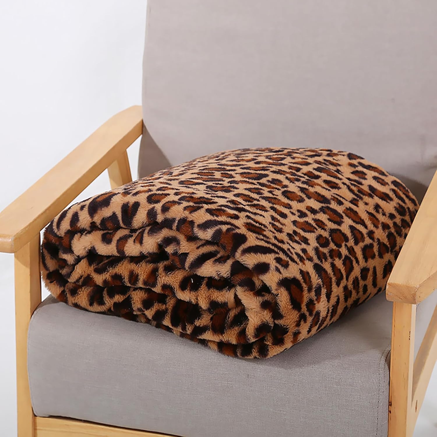 UKELER Leopard Throw Blanket 50''x60'', 480 GSM Double Sided Faux Fur Blankets and Throws for Bed Sofa Travel and Camping, Super Soft Cozy Fluffy Plush Blanket, Cheetah Print Blankets for All Seasons - Image 3