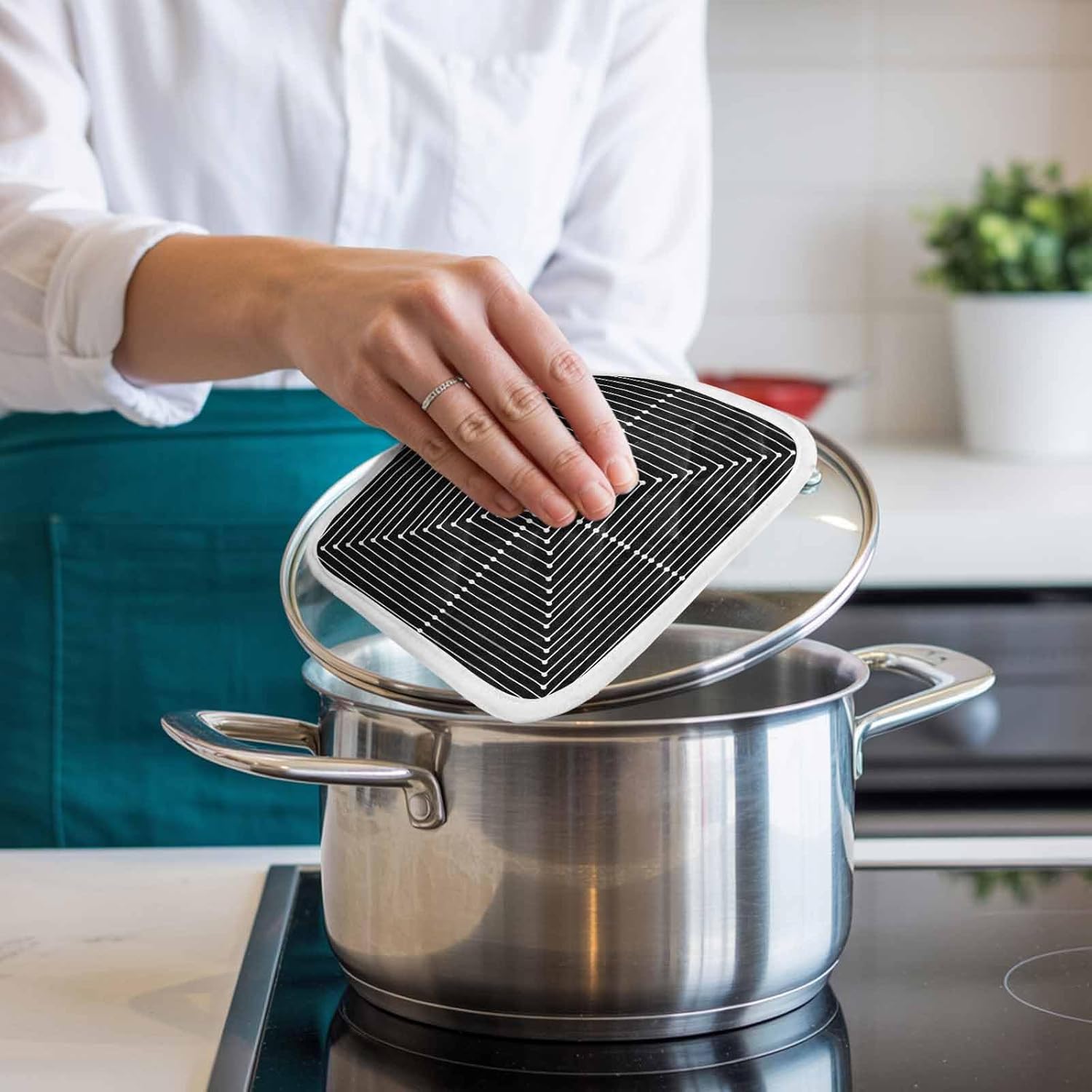 Black Striped Pot Holders for Kitchen Heat Insulation, Farmhouse Stripes Geometric Abstract Potholders Hot Pads with Hanging Loop, Washable Oven Mitts Pot Holder Trivet for Cooking Baking 5 Pack