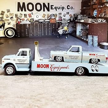 M2マシーン　ムーンアイズ　シボレー トラックセット　シルバラード&積車　新品 M2マシーン ムーンアイズ シボレー トラックセット シルバラード