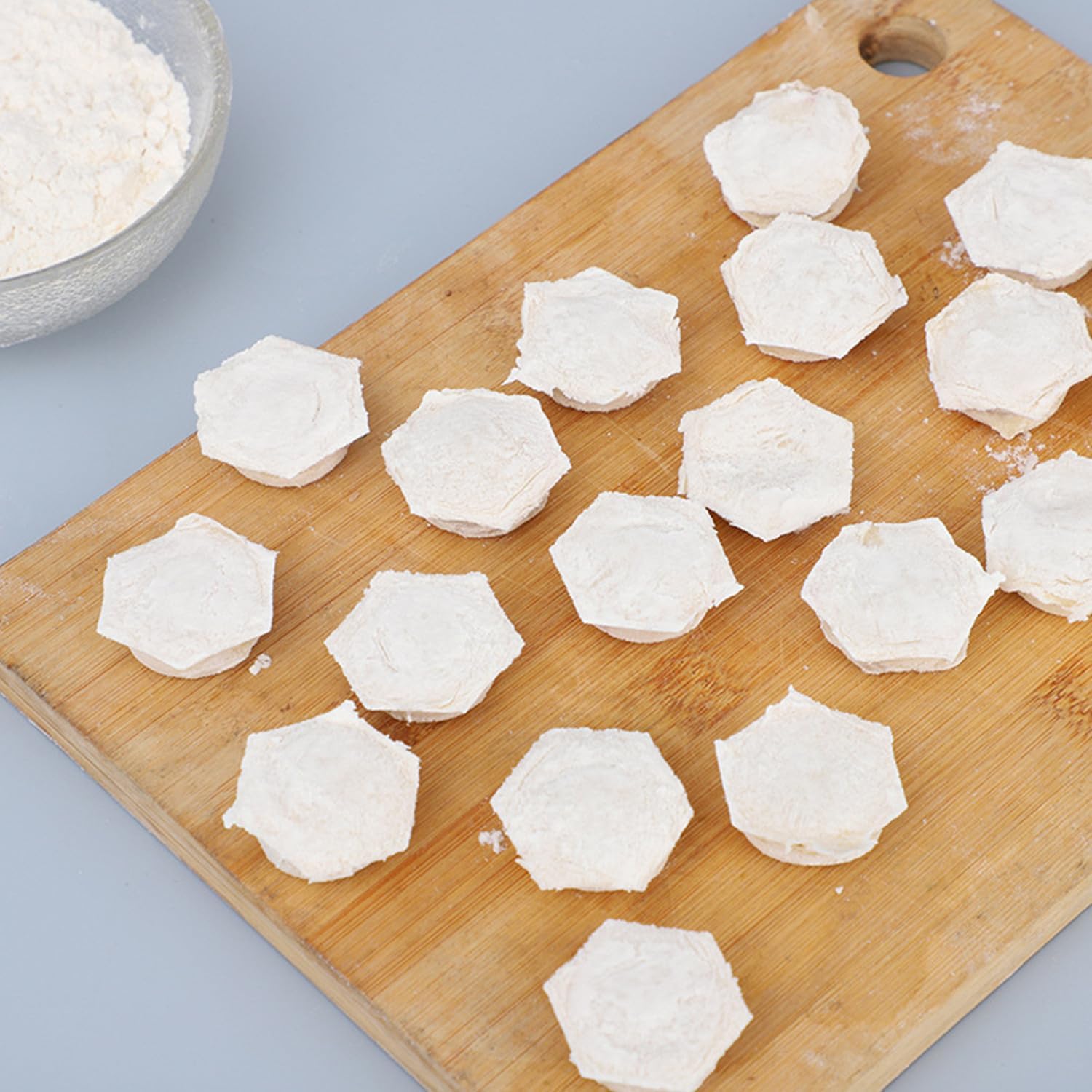 Frdelma Molde para Raviolis,37 Agujeros Molde de Bola de Masa Pelmeni Mquina de ravioles Molde para Masa Prensa For DIY Cooking Family Celebrations Parties and Picnics