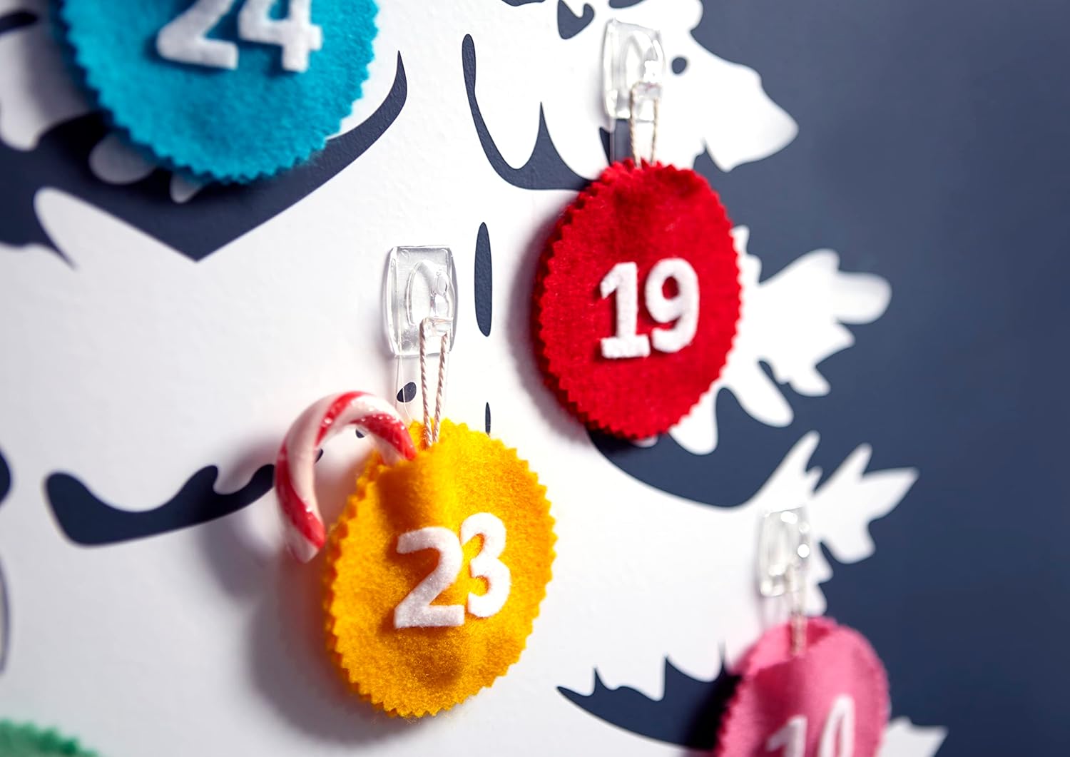 Command Decorative Clips with Adhesive Strips, Transparent, 20 Clips and 24 Strips - for Decoration and Fairy Lights Without Holes or Drilling