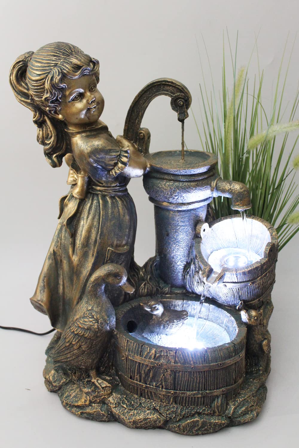 Fontaine de jardin Heidi avec oies - Jeu d'eau avec éclairage LED - Arnusa