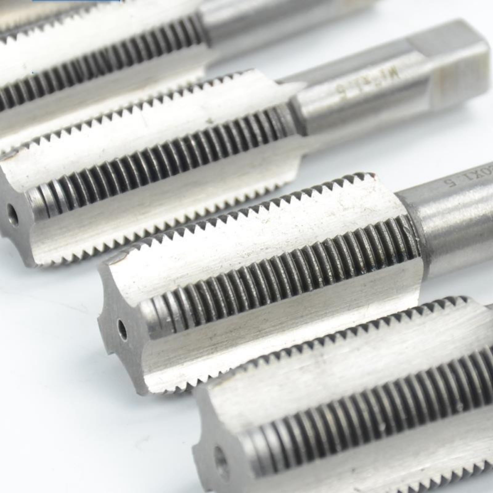 Kit di riparazione per auto Kit di riparazione filettature coppa olio, set di utensili for lo scarico del carter del cambio, 64 pezzi Utensile for lo scarico M13 M15 M17 M20 Facile da trasportare