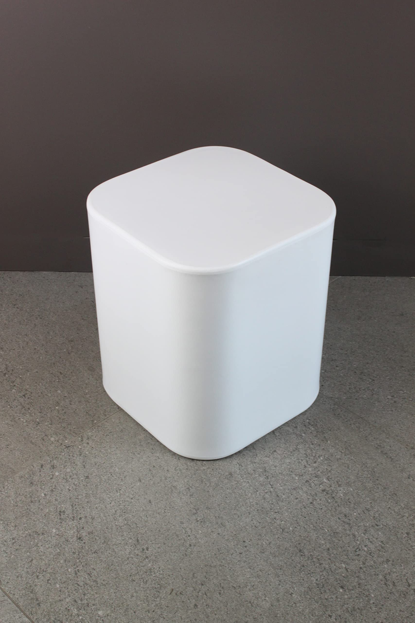 Colonna quadrata supporto piedistallo per sweet table espositore plastica cm 30x30x35 h MADE IN ITALY