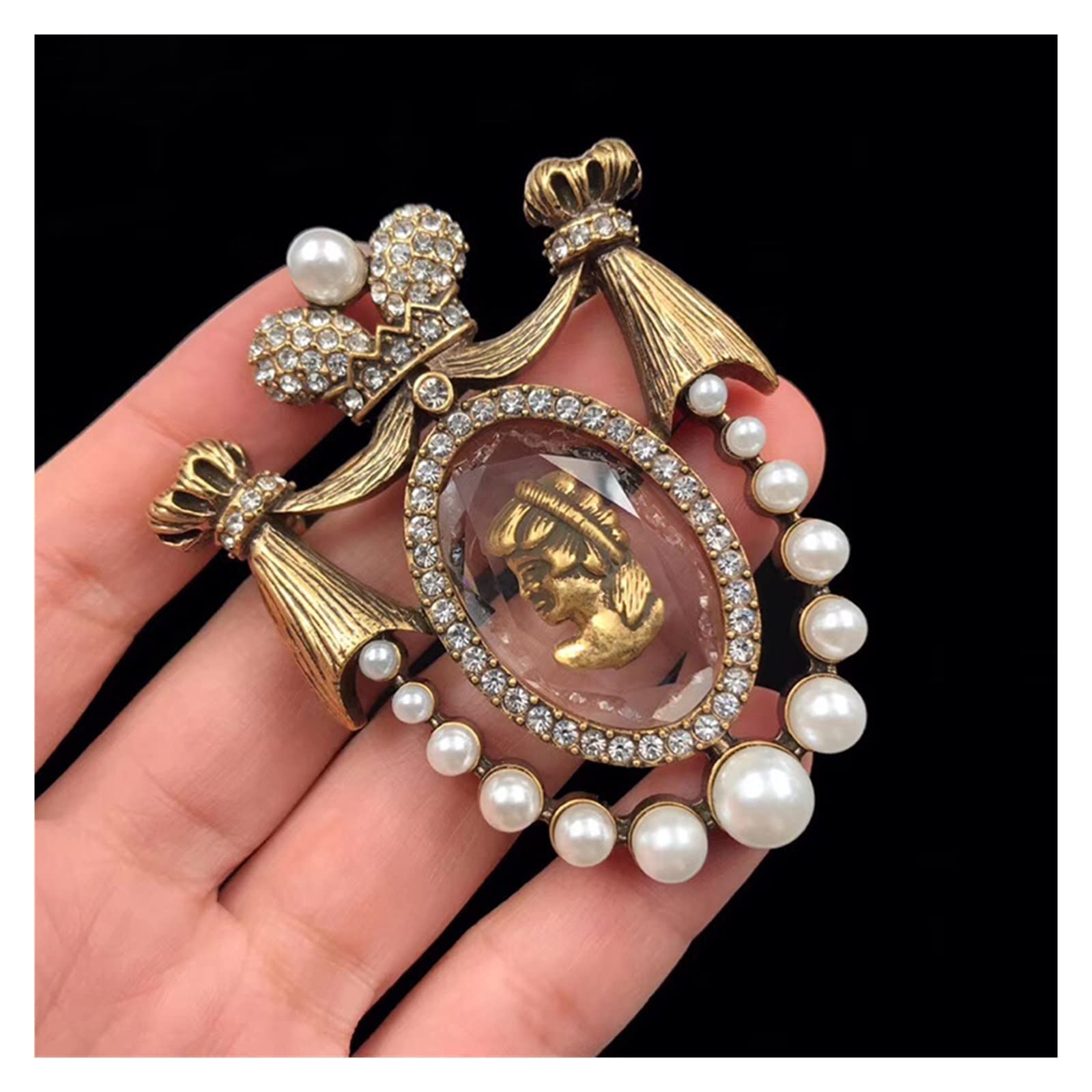 CAREG Boutique Princess Design Pins Court European Retro Pearl Vintage Broche Durable