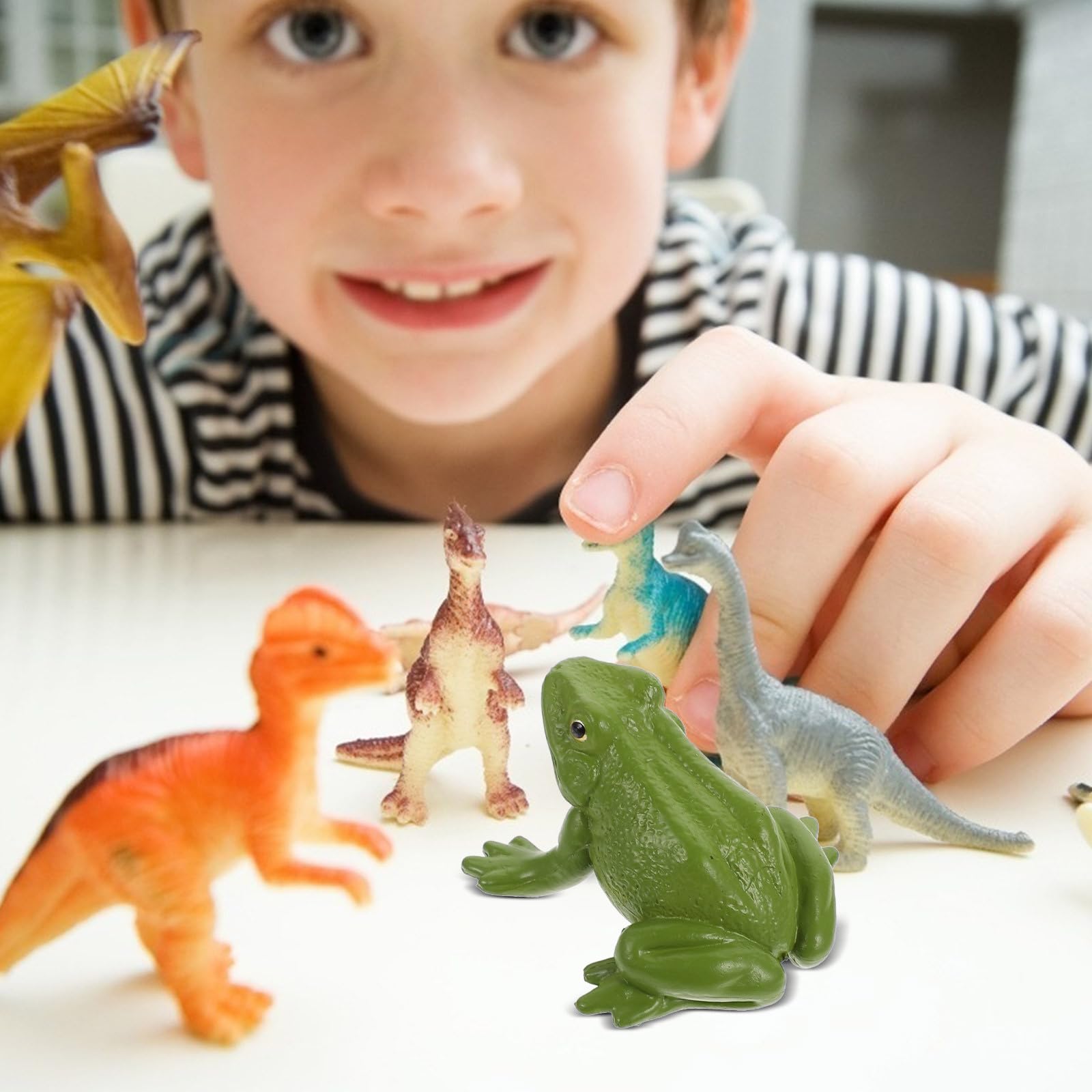 jojofuny 2Pcs Realistic Frog Figurine Model: Green Mini Frog Animal Figure for Educational Teaching Imaginative Play, Garden Decoration - Image 2
