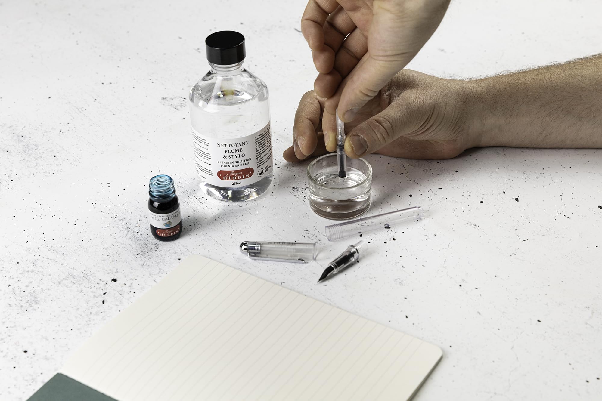 Jacques Herbin 12400T- Un flacon de nettoyant pour plumes, stylo-plumes et stylos roller 250 ml