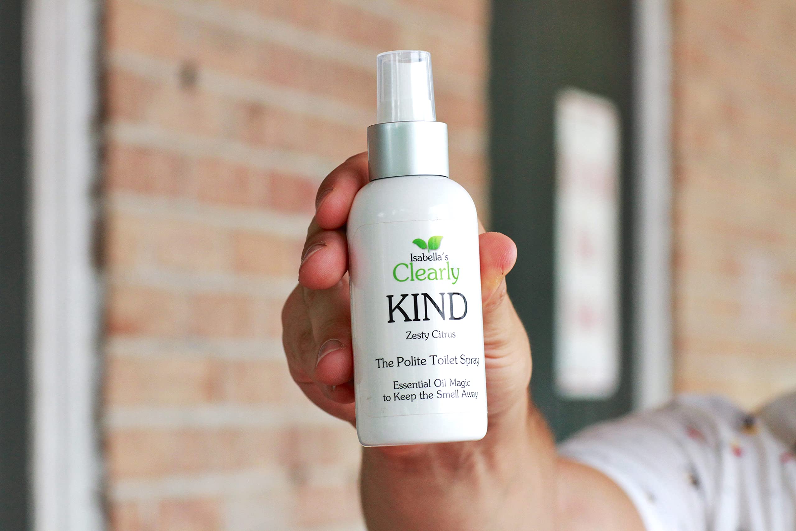 Clearly KIND Spray pour les Toilettes | L'éliminateur d'Odeurs "Before-You-Go" en Spray pour Toilettes | La magie des huiles essentielles | 120ml pour la salle de bain + 30ml pour le voyage