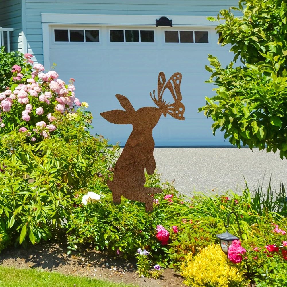 Rustic Metal Rabbit Garden Stake, Charming Rusted Bunny Yard Art with Butterfly Accent, Outdoor Lawn Decoration for Mother’s Day & Classic Themes