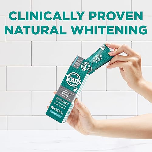 Miniatura 4 de Toms of Maine Pasta de dientes blanca luminosa natural con fluoruro menta limpia 40 onzas paquete de 3 el embalaje puede variar