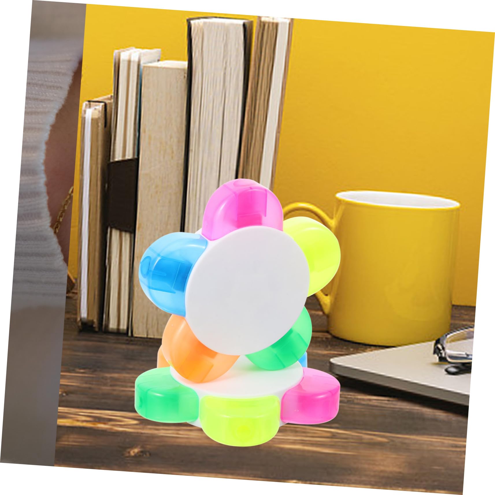 10 Stück Fluoreszierende Textmarker in Fünf Farben Halbrunde Blütenblattform Wasserbasierte Langlebige Schulmarker für Notizen Büro und Kreatives Planen Kleine Praktische Stifte