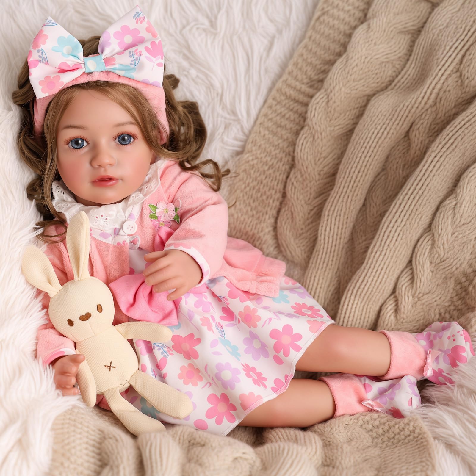 BABESIDE Bambole Reborn Bambina – 20 Pollici Reborn Femmina con Occhi Azzurri & Riccioli Castani, Corpo Morbido in Tessuto, Abito & Accessori per Bambini dai 3 Anni in su