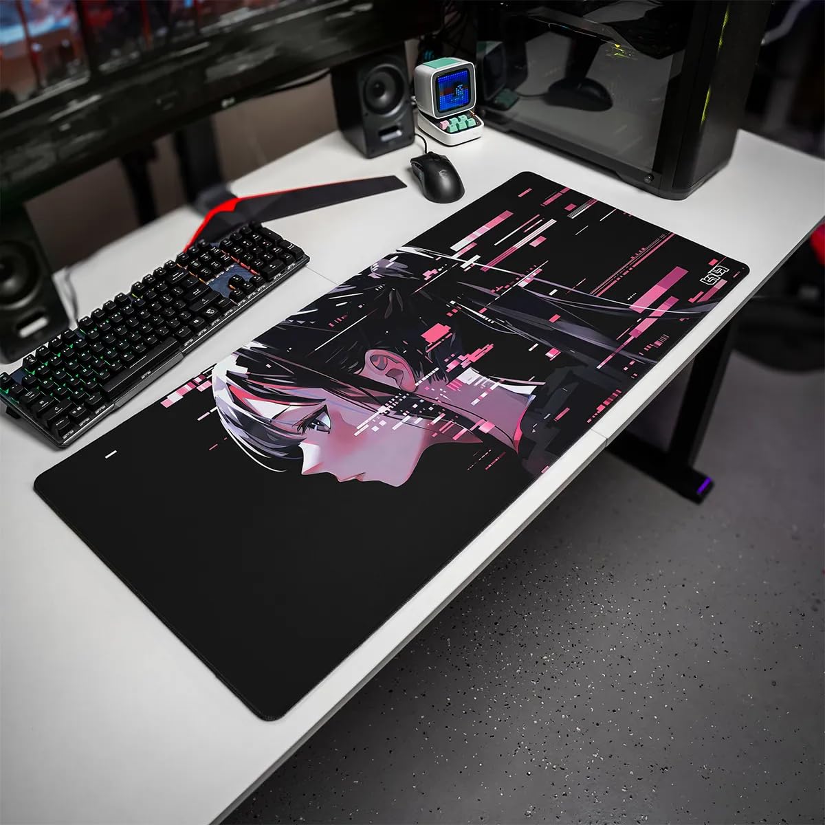 Tilt Tappetino Mouse XXL 90x40 cm | Antiscivolo Sottomano Scrivania | Impermeabile Tappetino Mouse Gaming | Accessori Scrivania Ufficio e PC | Tappetino Scrivania Grande (Glitched Yuki)