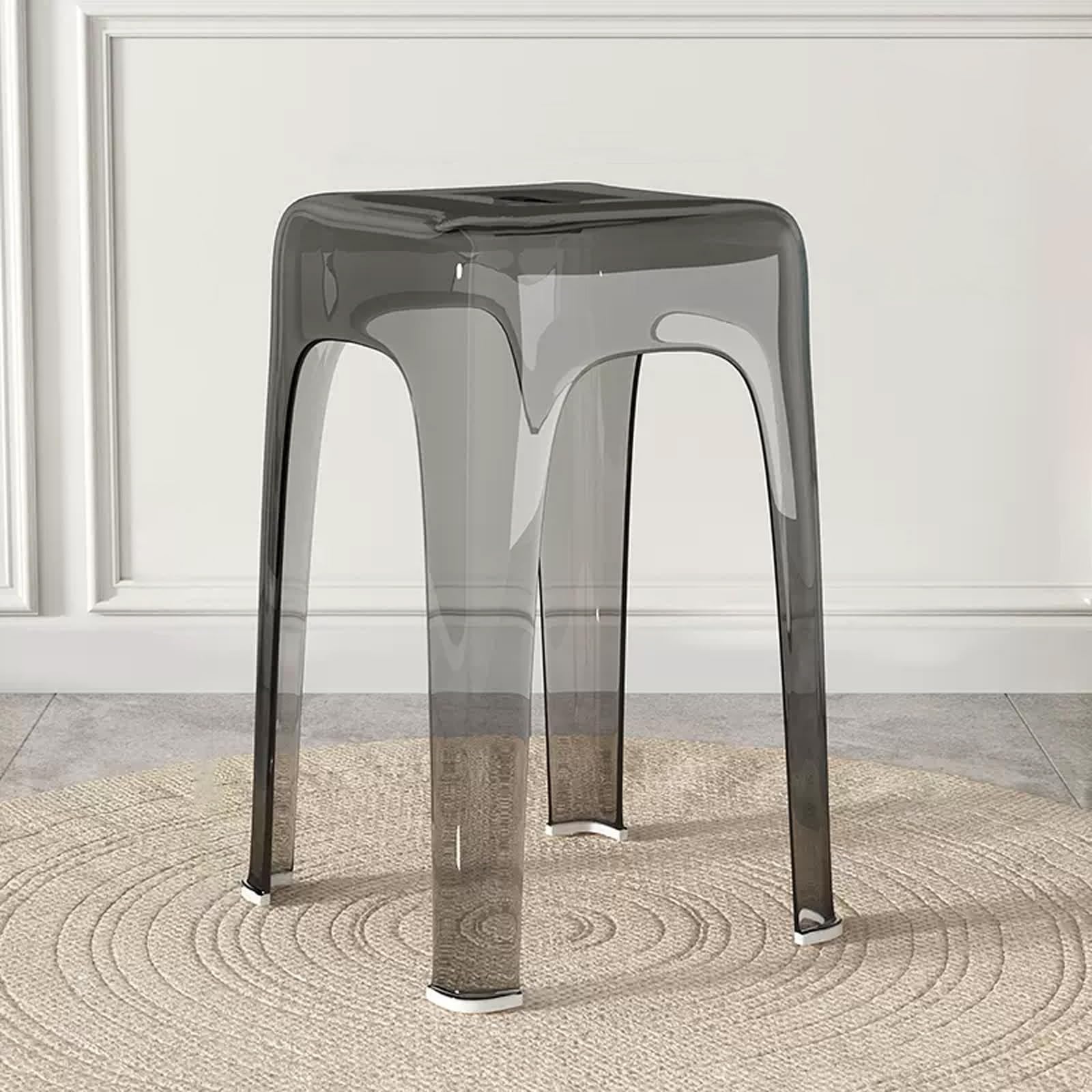 Chaise acrylique empilable idéale pour optimiser vos réceptions