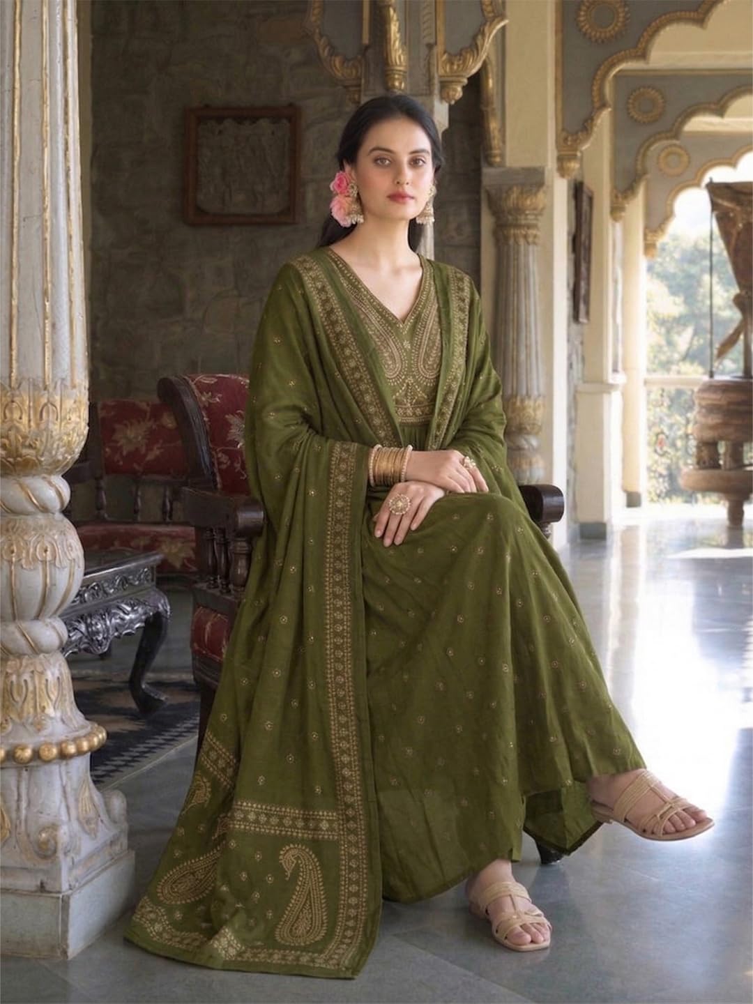 ANNI Designer Kurta Ensemble pour femme en viscose brodée | Ensemble Kurti pour femme | Anarkali Kurta Pant Dupatta Tenue 3 pièces | Col en V Manches 3/4 Coupe droite Vêtements ethniques pour femme