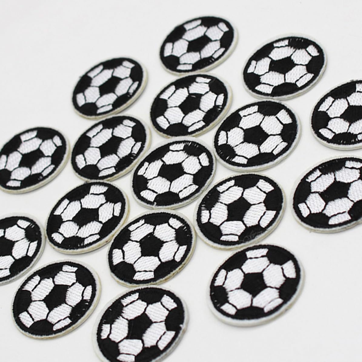 10piezas Parches Bordados Fútbol Pequeños para Ropa Chaquetas Mochilas con Opción de Coser o Planchar Decoración DIY