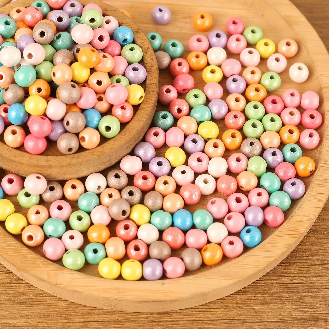 HERZWILD Perles en Bois Colorées 700pcs Perle Bois Naturel Colorées Spacer Perles pour Bracelets, Colliers, Porte-Clefs, Artisanat et Décoration de la Maison(10mm