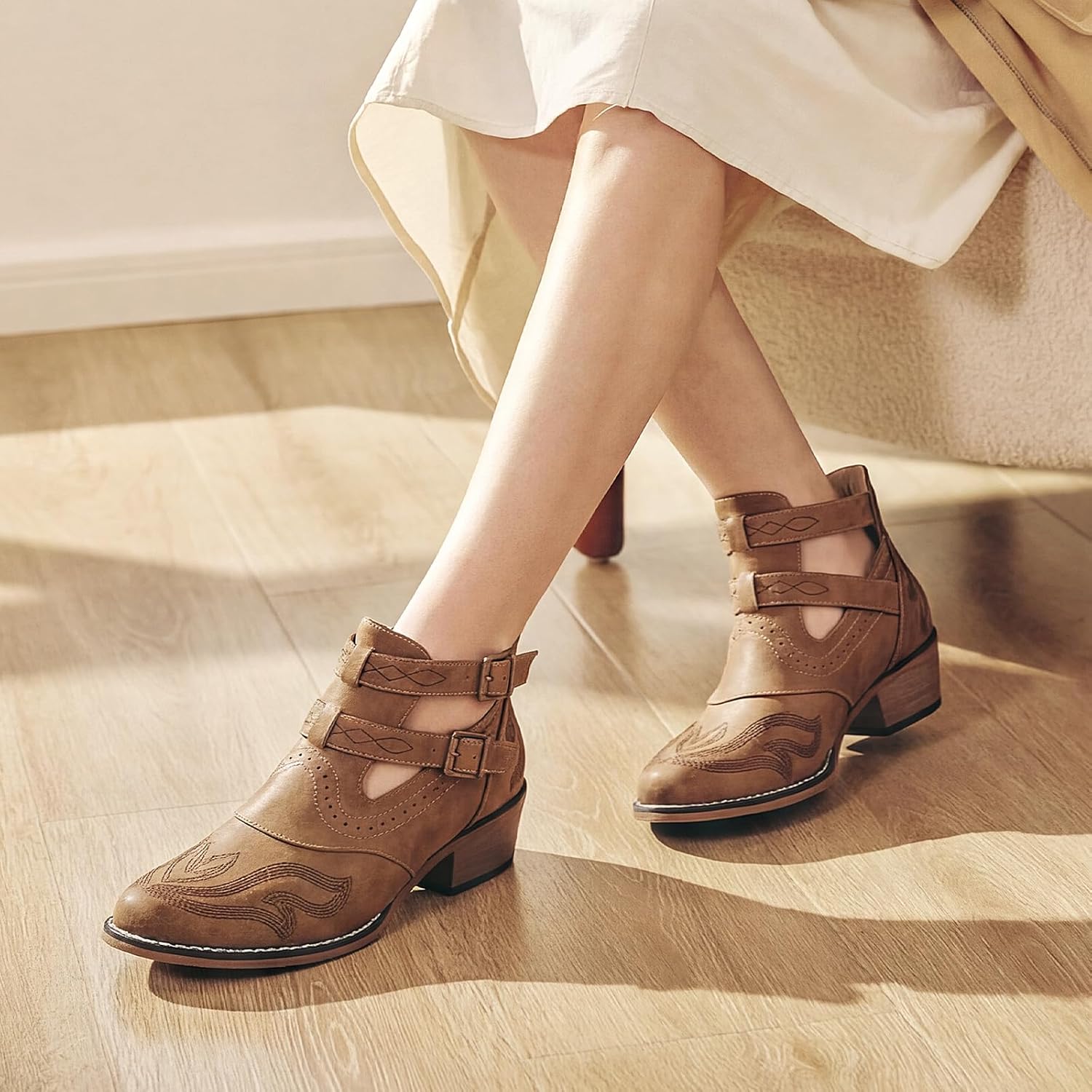 Ankle Cowboy Boots for Women Western Booties Embroidery Short Cowgirl Boots Chunky Heel Snip Toe Casual Fashion Lightweight