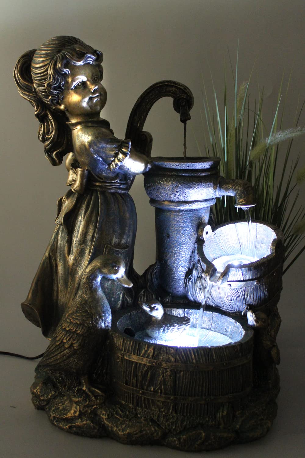 Fontaine de jardin Heidi avec oies - Jeu d'eau avec éclairage LED - Arnusa
