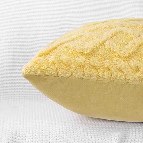 Miniatura 4 de MADIZZ Juego de 2 fundas de almohada de lana corta y suave de felpa de 12 x 12 pulgadas, fundas de cojín decorativas con patrón cuadrado amarillo
