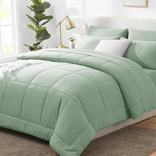 CozyLux Juego de edredón tamaño King, color verde salvia, 7 piezas en una bolsa, edredón verde tamaño King, juegos de ropa de cama para todas las