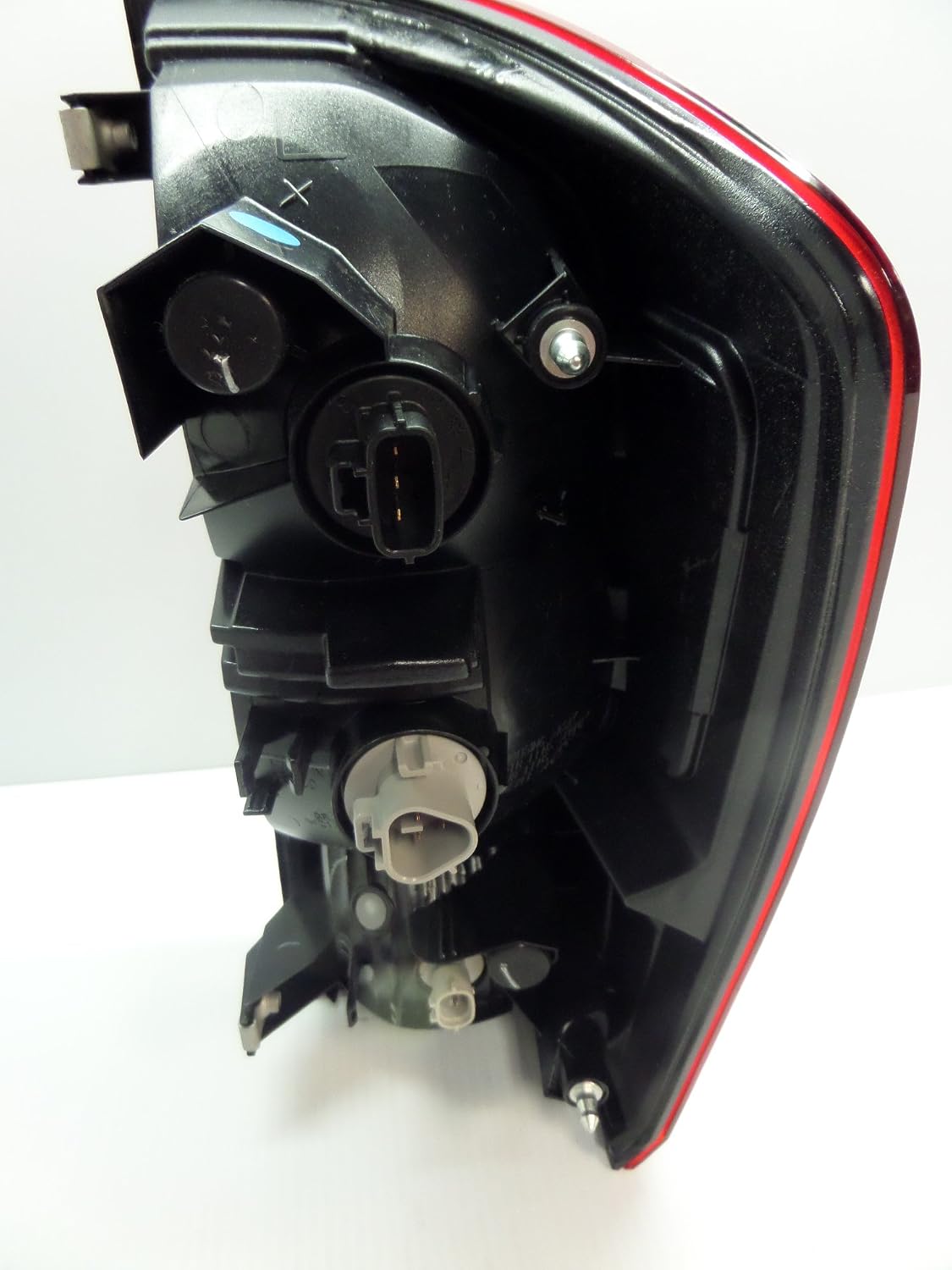 Toyota Genuine Parts - Lamp Assy, Rr Combin (81560-04180)