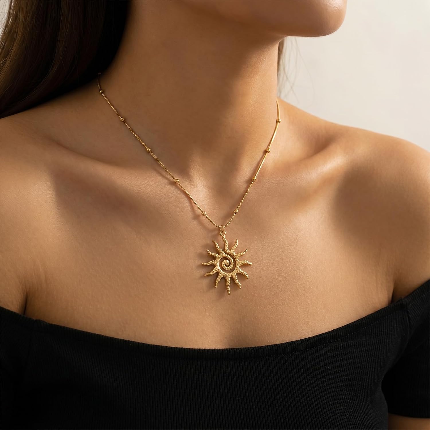 Mikovivi Magical Sun Pendant Necklace for Women, Dainty Gold Sunburst Sunflower Charm Solar Pendant Necklace Elegant Statement Jewelry Gifts
