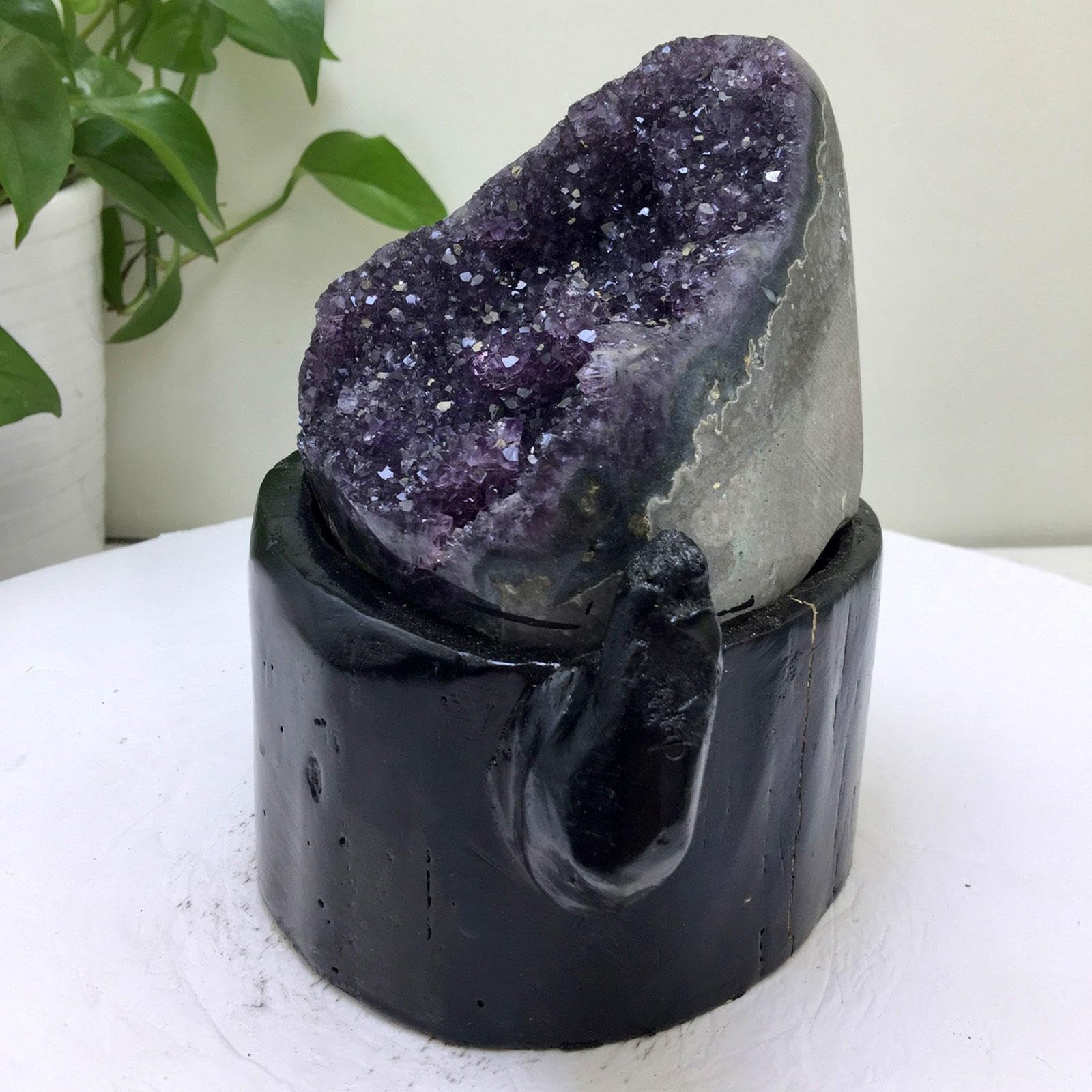 Geoda de Racimo de Cristal de Amatista de Uruguay - 4.19 Lbs, Roca de Racimo de Amatista Grande – Cristales de Energía y Piedras Curativas para Brujería, Meditación, Decoración del Hogar