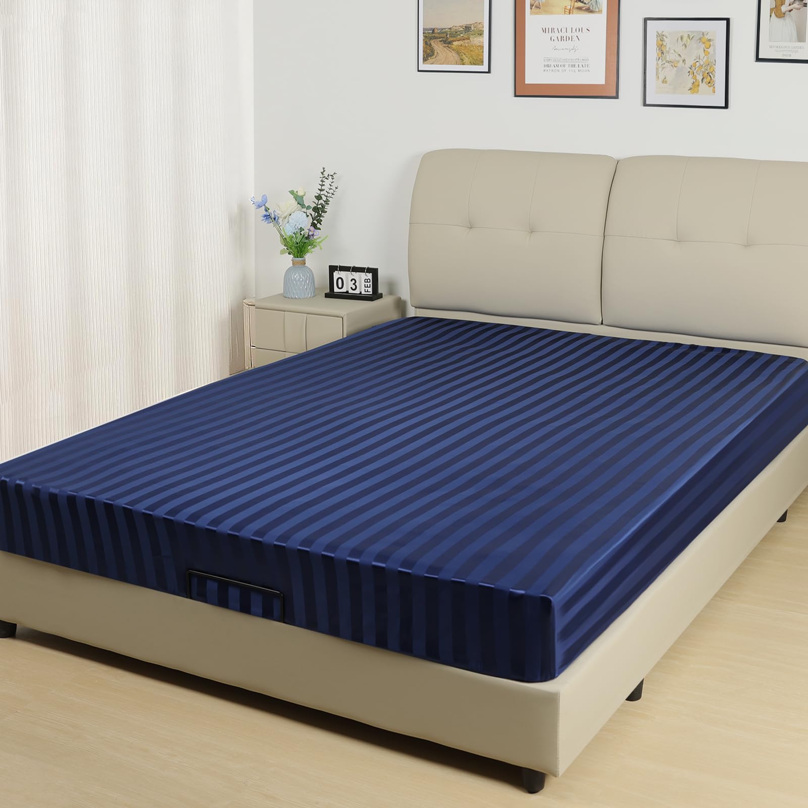 Lirex Satin Fitted Sheet, Silky & Soft Polyester Satin Weave Bed Sheets, 36 cm Deep Pocket with Elastic Corner Straps, King