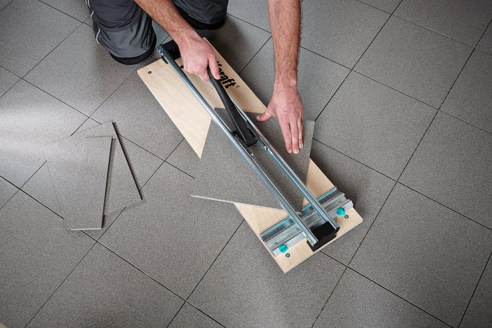 wolfcraft Maszynka do cięcia płytek TC 610 W, podstawa z multiplexu I 5561000 I Kompaktowa maszynka do cięcia płytek na podstawie z drewna