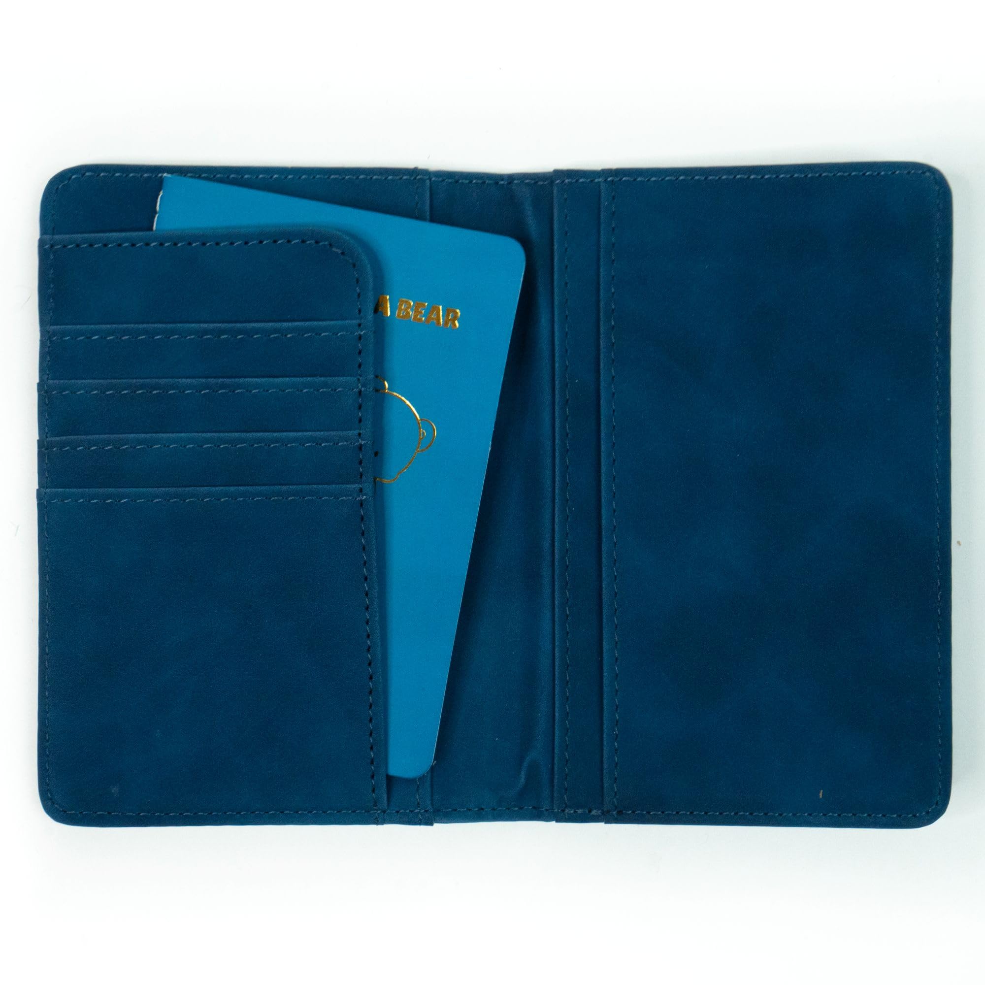Cartera para pasaporte de leche y moca en azul marino o verde azulado, producto autorizado por Milkmochabear lindo y adorable accesorio de viaje esencial, Marino, 8.2 x 5.9 Inches