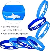 Vista 2 de meekoo 24 pulseras de goma para recuerdos de fiesta de tiburón, decoraciones de fiesta bajo el mar, suministros de recuerdo de cumpleaños