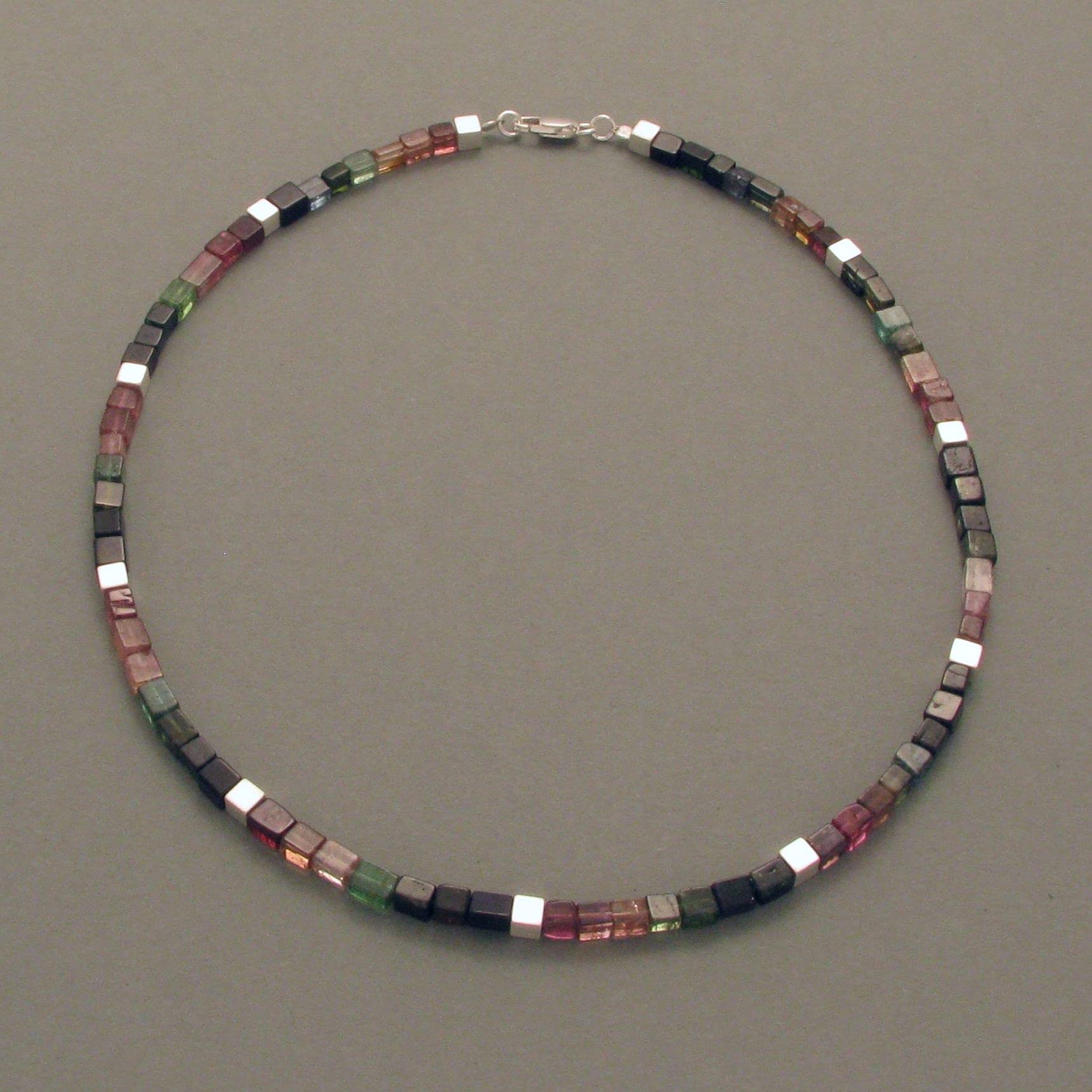 Turmalin-Kette Würfel Silber